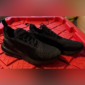 Nike Air Max 270 Women’s 8